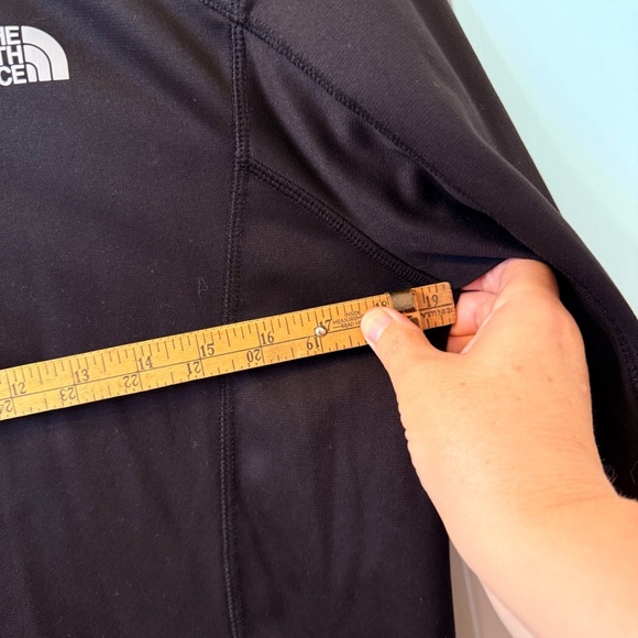 The North Face Black Quarter-Zip Sweatshirt - Picture 6 of 8